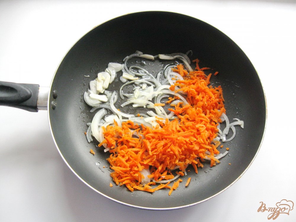 Тушеная капуста с грибами и маринованными огурцами Тушеная капуста с грибами и маринованными огурцами