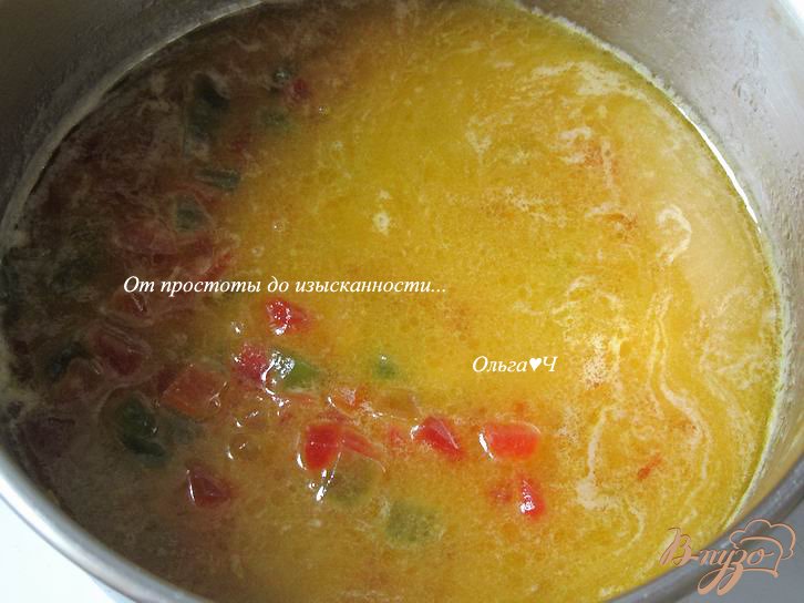 Фото приготовление рецепта: Пасхальные кексы с куркумой и цукатами шаг №3