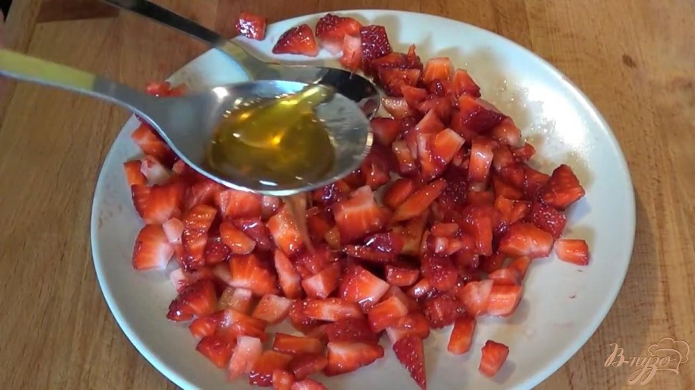 Греческий йогурт с клубникой Греческий йогурт с клубникой