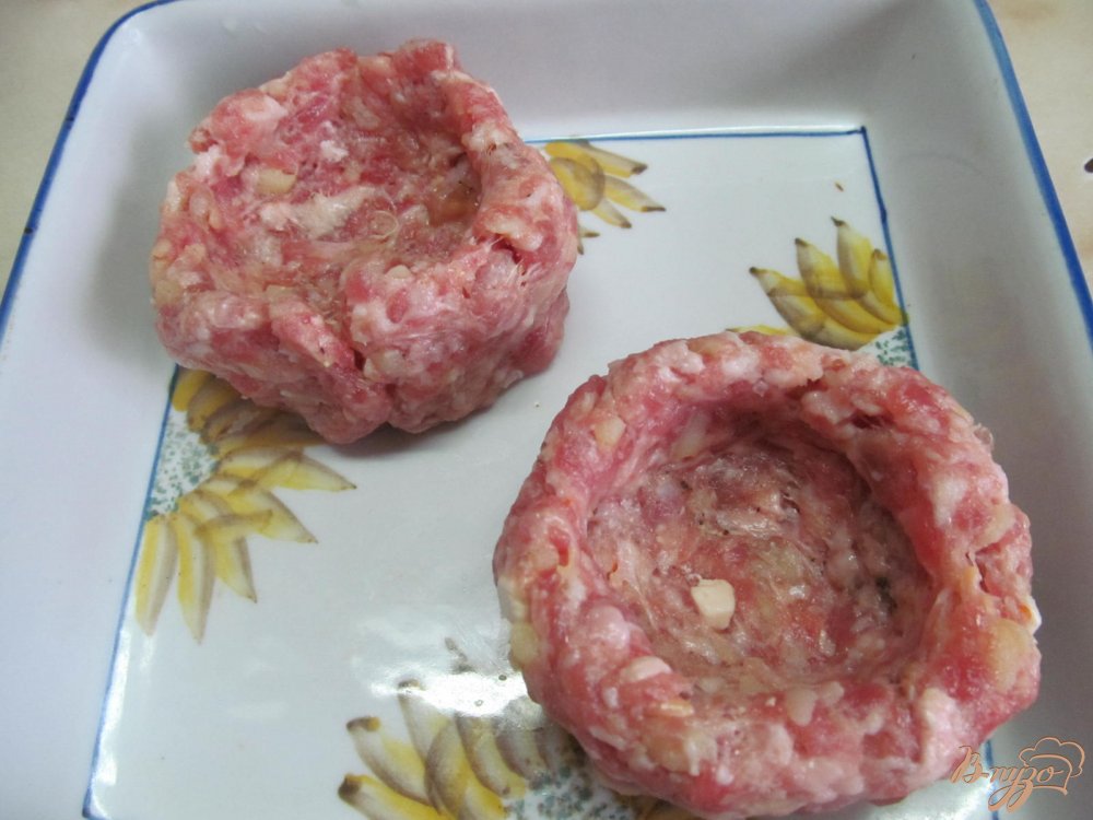 Фото приготовление рецепта: Мясные медальоны в беконе шаг №1