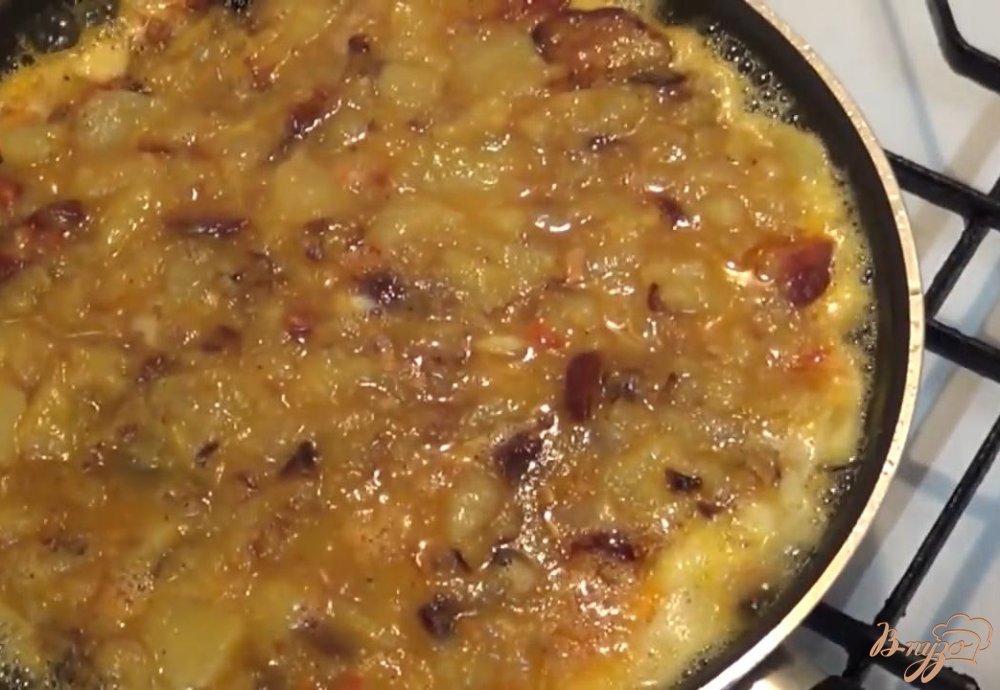 Омлет с картошкой и колбасой Омлет с картошкой и колбасой