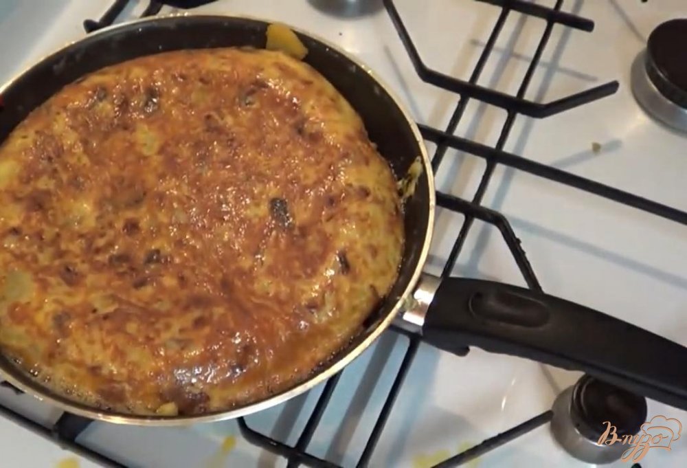 Омлет с картошкой и колбасой Омлет с картошкой и колбасой
