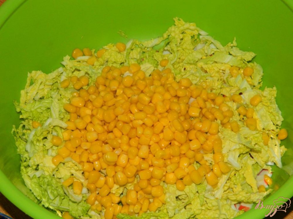 Салат с кукурузой и пекинской капустой Салат с кукурузой и пекинской капустой