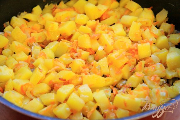 Запеканка с курицей и кабачками под штрейзелем Запеканка с курицей и кабачками под штрейзелем