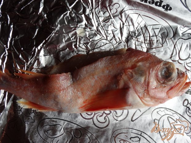 Морской окунь запеченный с черным рисом и овощами Морской окунь запеченный с черным рисом и овощами
