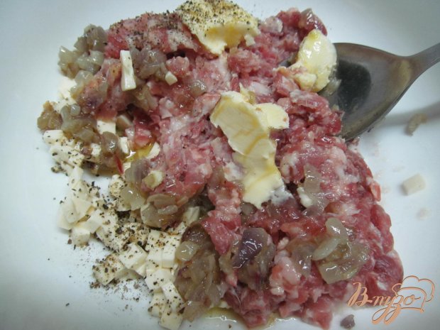 Чебуреки с фаршем и сыром Чебуреки с фаршем и сыром