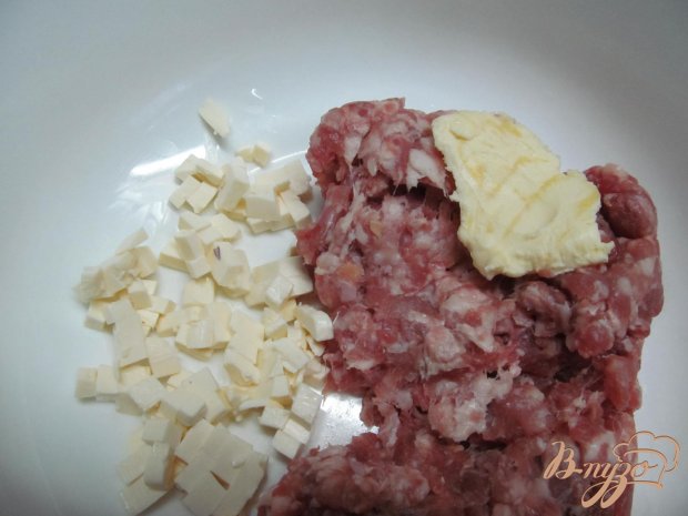Чебуреки с фаршем и сыром Чебуреки с фаршем и сыром