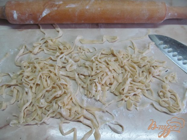 Домашняя лапша с сыром и беконом Домашняя лапша с сыром и беконом
