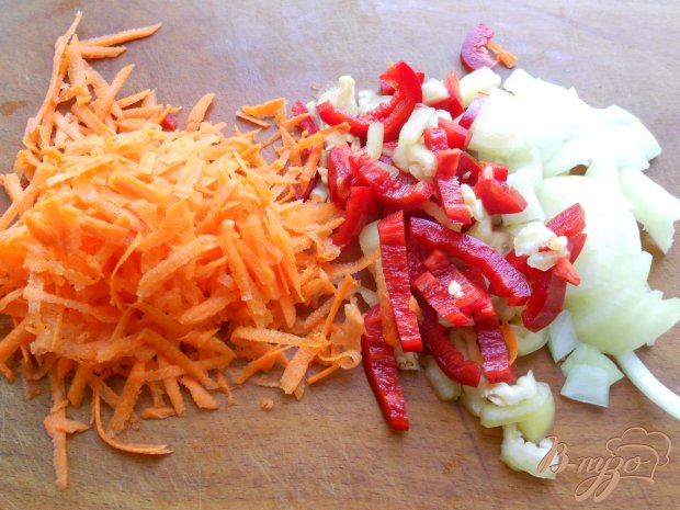 Зеленые помидоры жареные на сковороде с курицей и овощами Зеленые помидоры жареные на сковороде с курицей и овощами