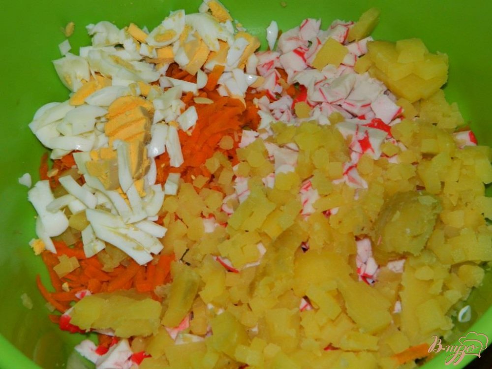 Салат из кукурузы и мяса краба Салат из кукурузы и мяса краба