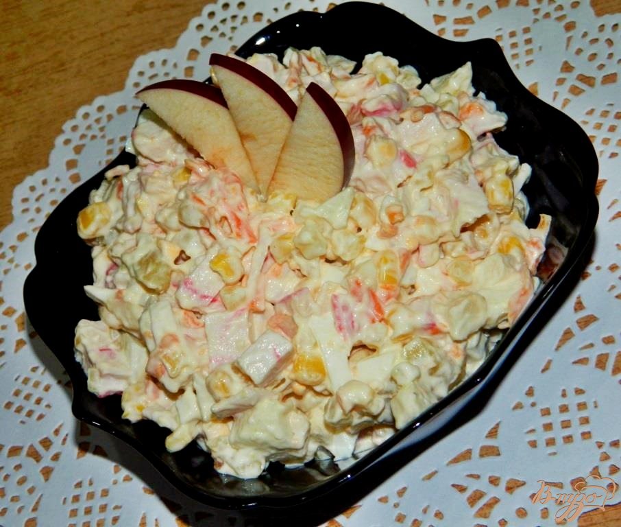 Салат из кукурузы и мяса краба Салат из кукурузы и мяса краба