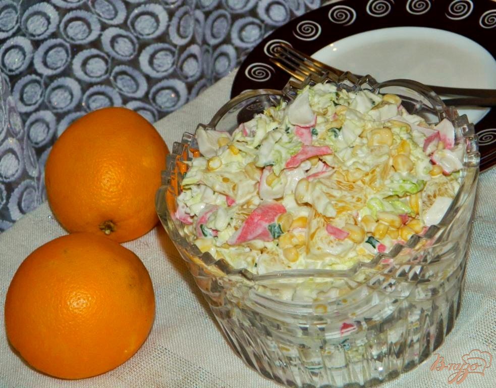 Салат с пекинской капустой, кукурузой и апельсином Салат с пекинской капустой, кукурузой и апельсином