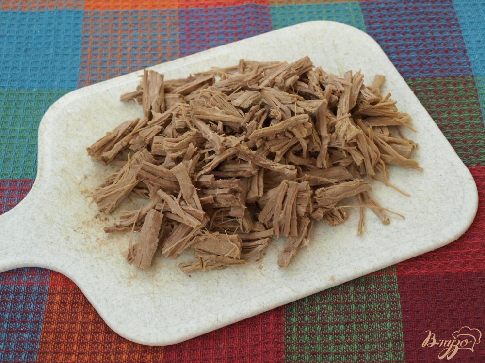 Салат из говядины с капустой, свеклой и горошком Салат из говядины с капустой, свеклой и горошком