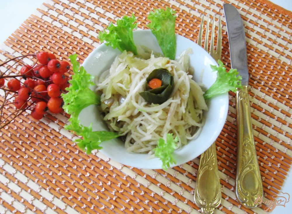 Салат из редьки с консервированными огурцами Салат из редьки с консервированными огурцами