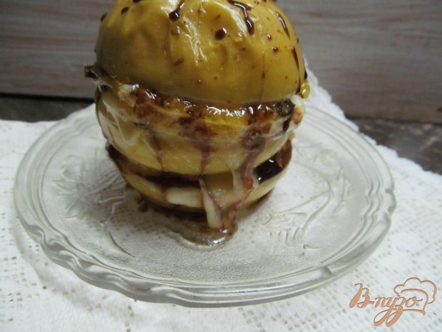 Десерт из яблока с сыром моцарелла