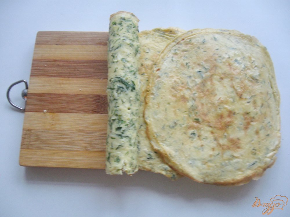 Закуска из омлета с красной икрой Закуска из омлета с красной икрой