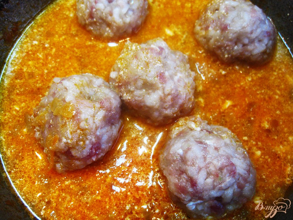 Тефтели из свинины и говядины в томатной заливке с овощами Тефтели из свинины и говядины в томатной заливке с овощами