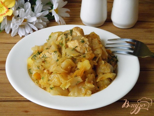 фото рецепта: Рагу с курочкой и жареной капустой