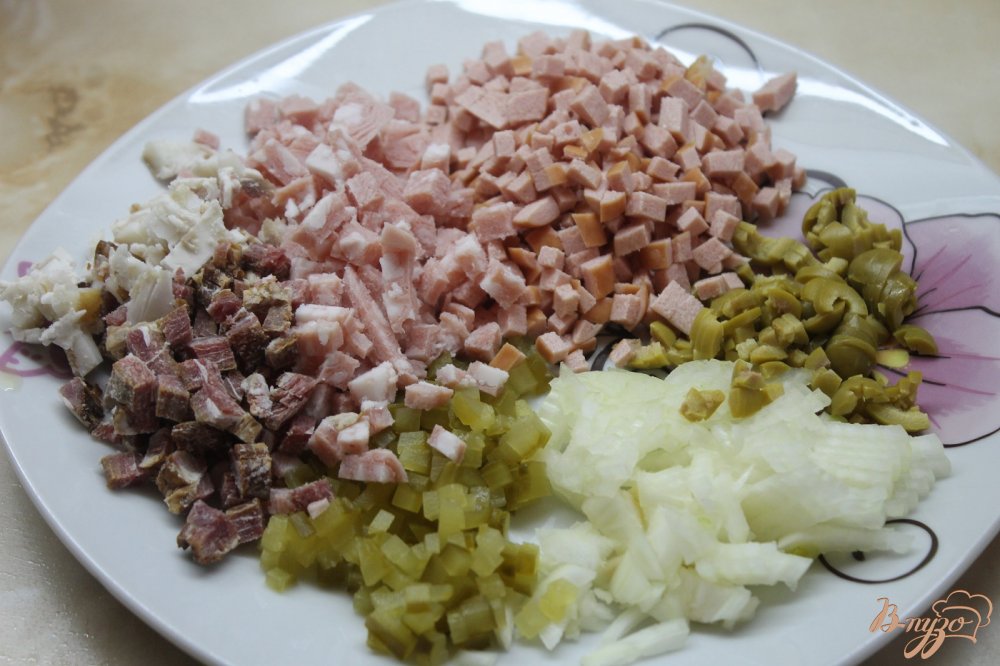 Фото приготовление рецепта: Солянка из четырех видов мяса шаг №1