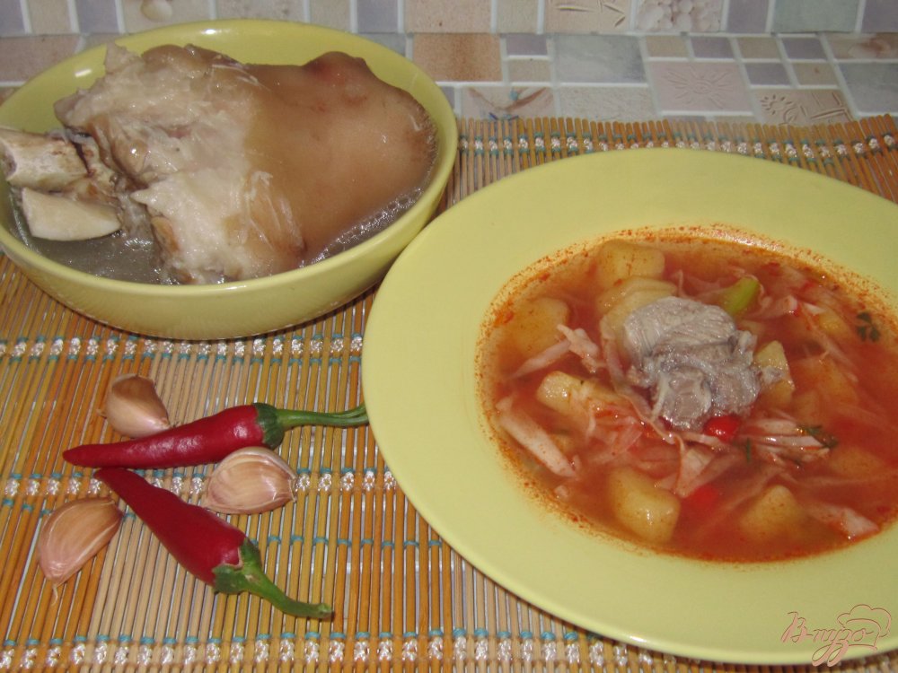 Борщ с чесночной рулькой Борщ с чесночной рулькой