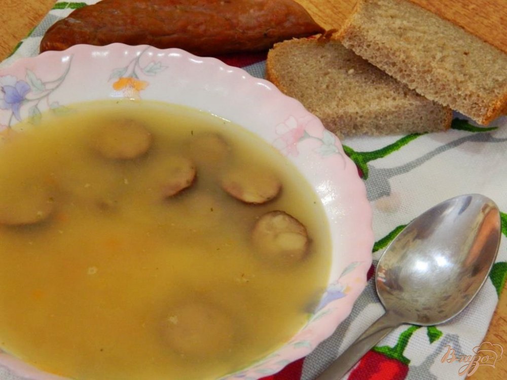 Гороховый суп с копчеными колбасками Гороховый суп с копчеными колбасками