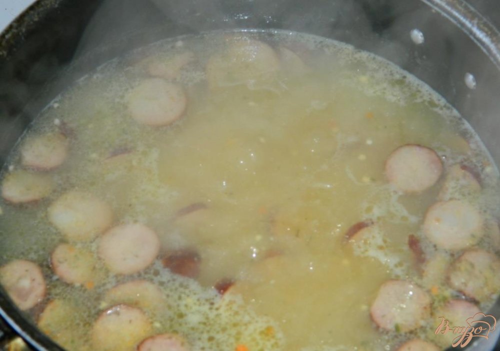 Гороховый суп с копчеными колбасками Гороховый суп с копчеными колбасками