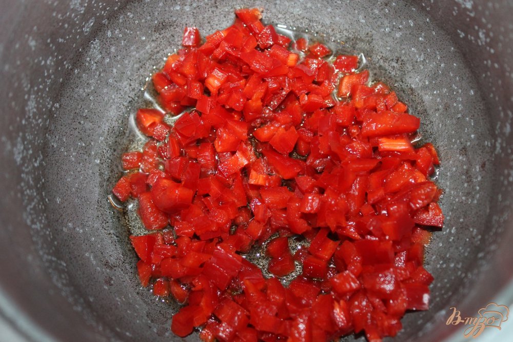 Фото приготовление рецепта: Жареная курица с соусом