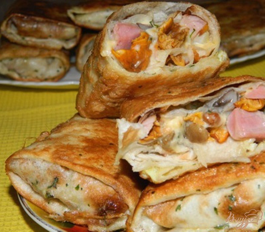 Жареный лаваш с начинкой Жареный лаваш с начинкой