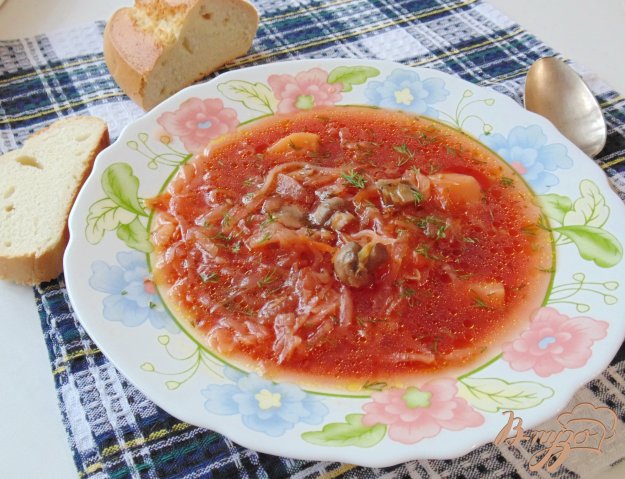 фото рецепта: Борщ с шампиньонами
