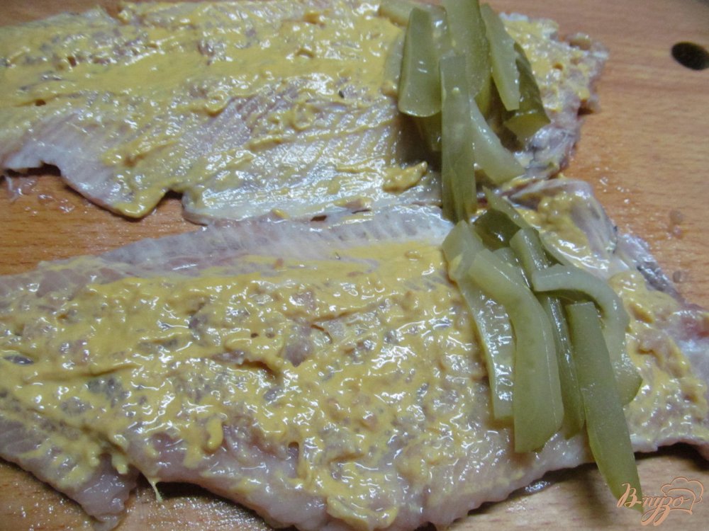 Фото приготовление рецепта: Рольмопсы с копченым вкусом шаг №3