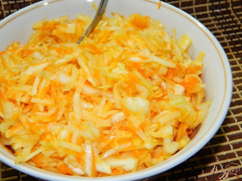 Салат из капусты с яблоком Салат из капусты с яблоком