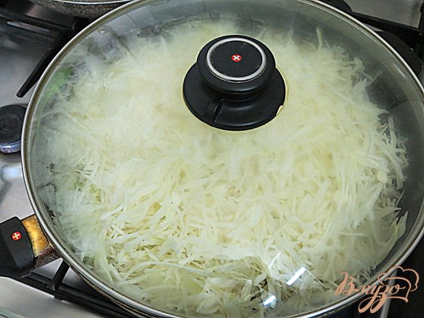 Капуста тушёная с сардельками Капуста тушёная с сардельками