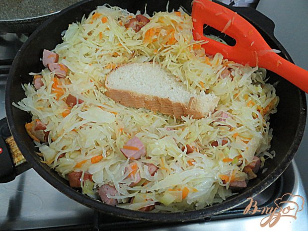 Капуста тушёная с сардельками Капуста тушёная с сардельками
