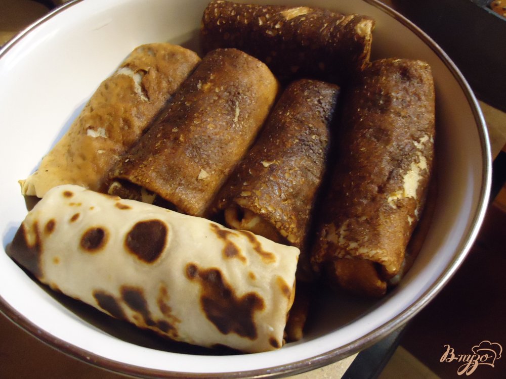 Фото приготовление рецепта: Блины с начинкой из мяса и риса шаг №6
