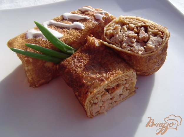 фото рецепта: Блины с начинкой из мяса и риса