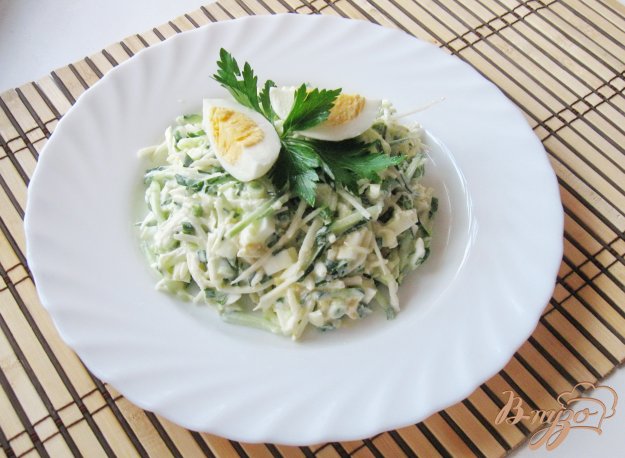 фото рецепта: Салат с редькой и свежим огурцом