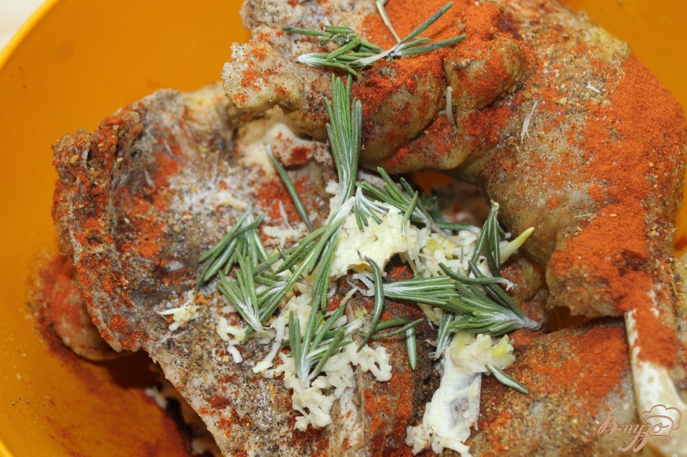 Фото приготовление рецепта: Пряная запеченная курица шаг №2