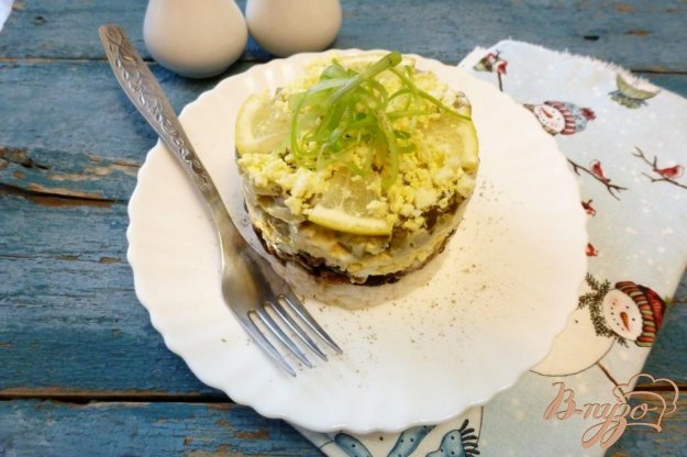 фото рецепта: Салат с рисом, грибами и маринованными огурцами