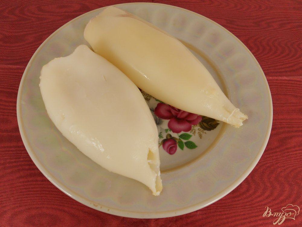 Фото приготовление рецепта: Салат из кальмаров и курицы шаг №1