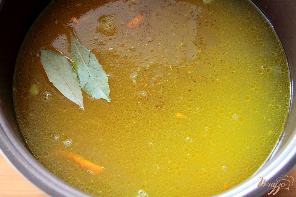 Сырный суп с галушками в мультиварке Сырный суп с галушками в мультиварке