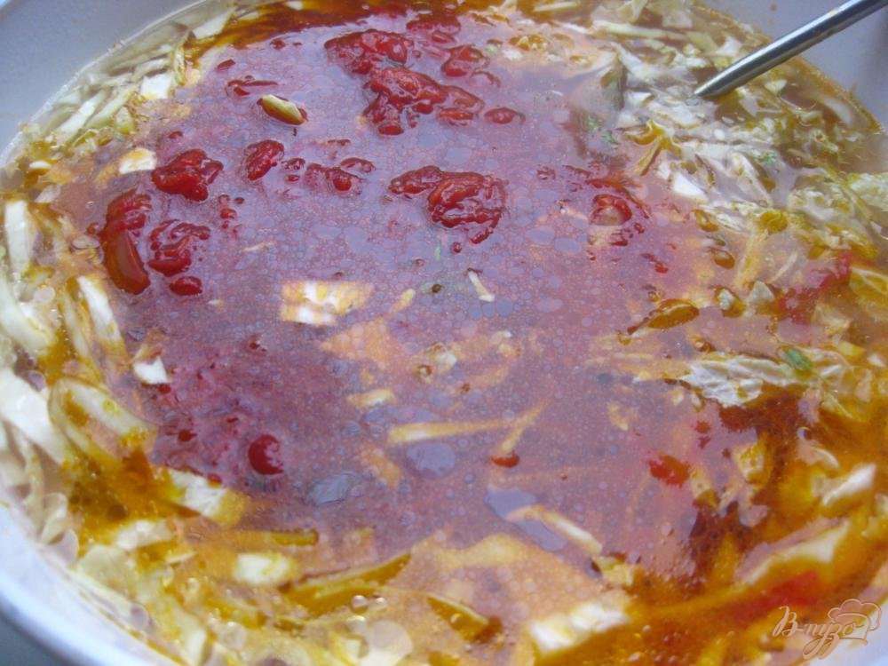 Фото приготовление рецепта: Борщ с рыбным консервами и грибами шаг №15
