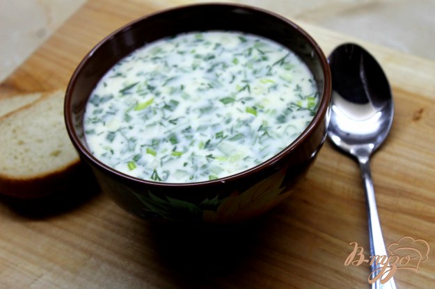 фото рецепта: Весенняя окрошка с курицей, редисом и вареной колбасой