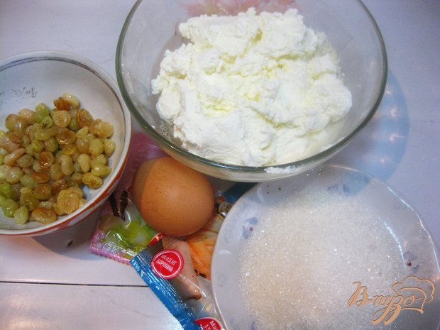 Сырники с изюмом Сырники с изюмом