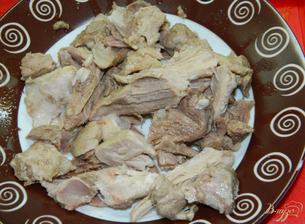 Куриный салат с огурцами и кукурузой Куриный салат с огурцами и кукурузой