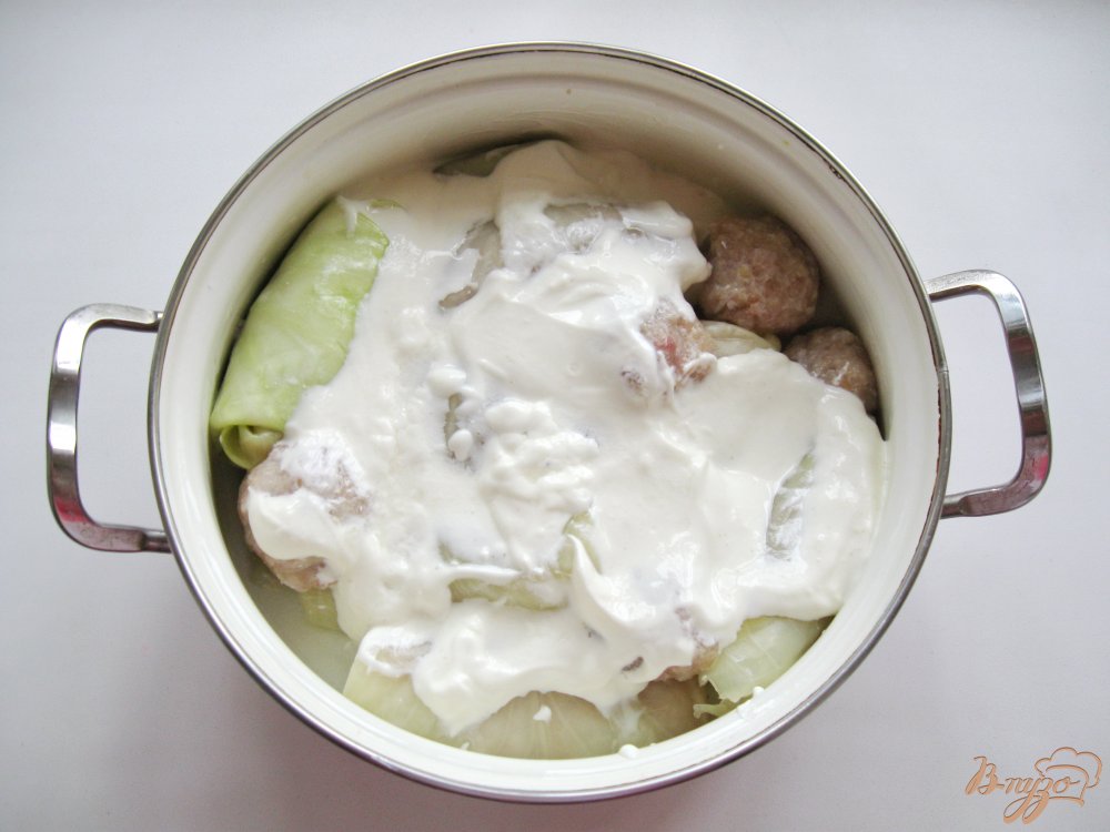 Фото приготовление рецепта: Голубцы с мясом в сметане шаг №6