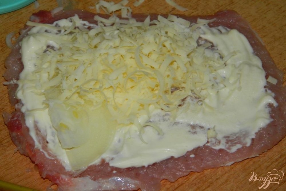 Мясные рулеты с луком и сыром Мясные рулеты с луком и сыром