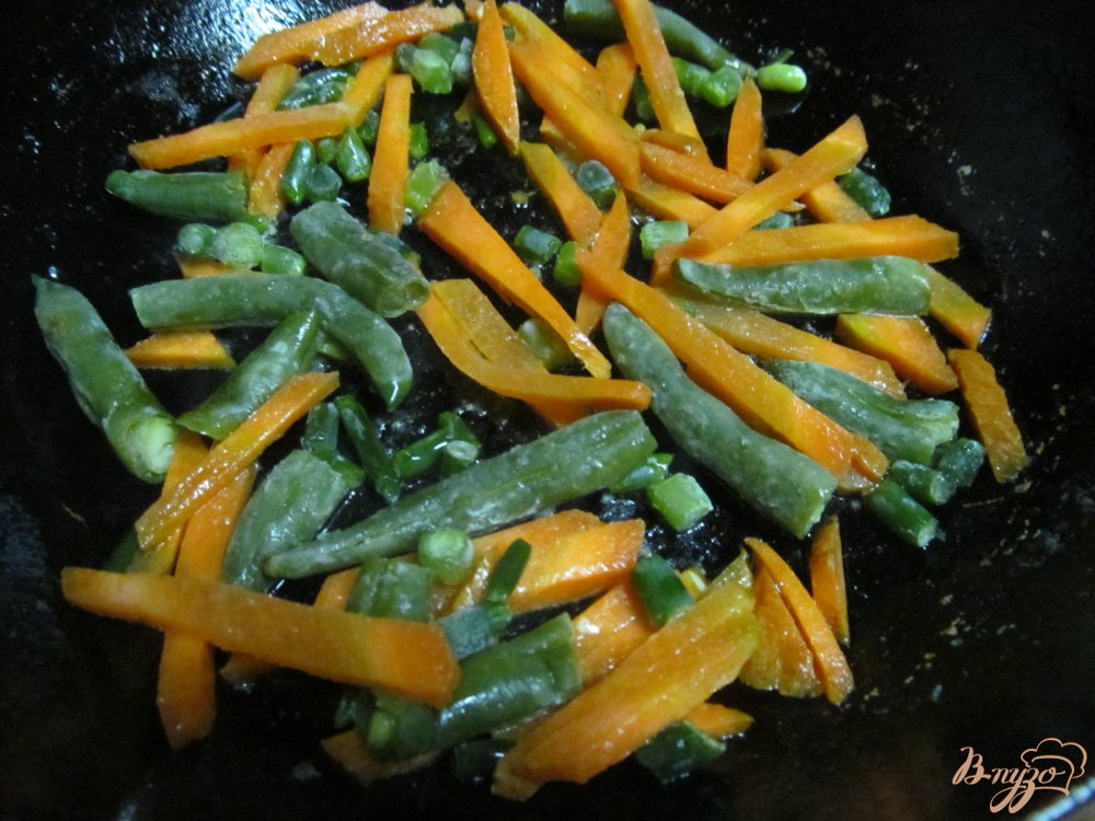Фото приготовление рецепта: Гречневая каша с овощами и сыром шаг №3