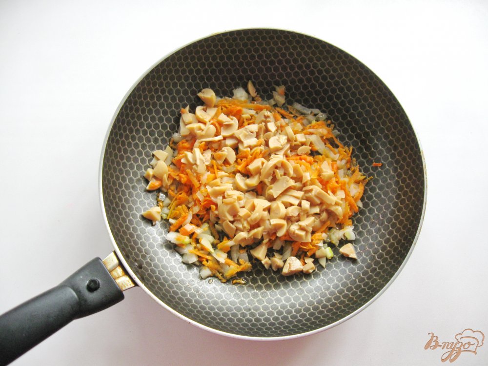 Кабачки, фаршированные грибами и курицей Кабачки, фаршированные грибами и курицей