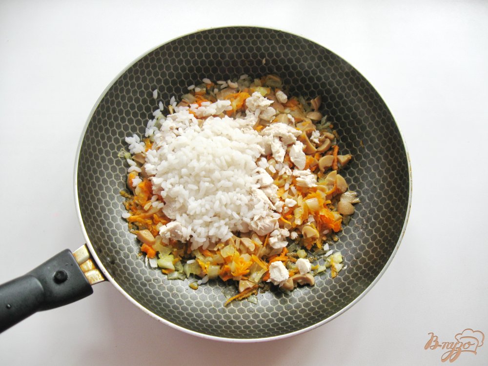 Кабачки, фаршированные грибами и курицей Кабачки, фаршированные грибами и курицей