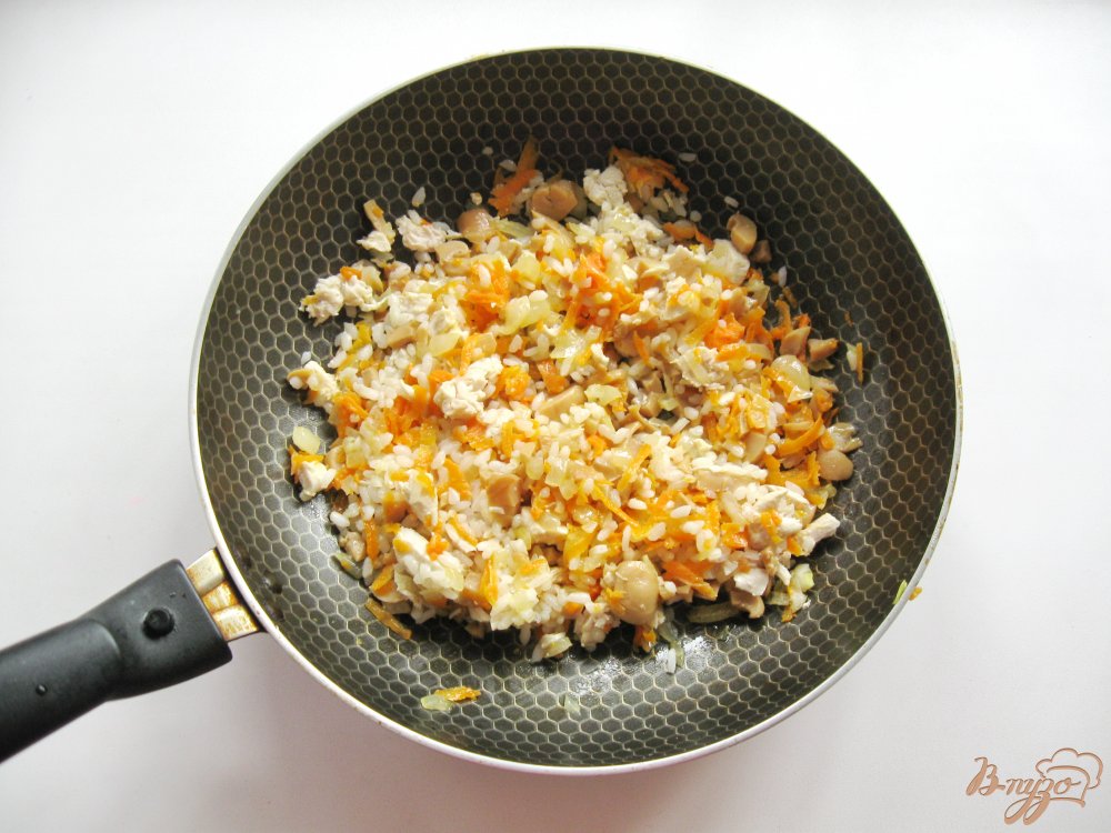 Кабачки, фаршированные грибами и курицей Кабачки, фаршированные грибами и курицей